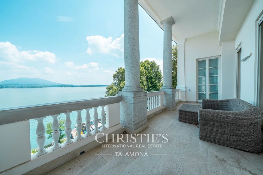 Villa in Belgirate, Piedmont, Italy 4 - 15362468