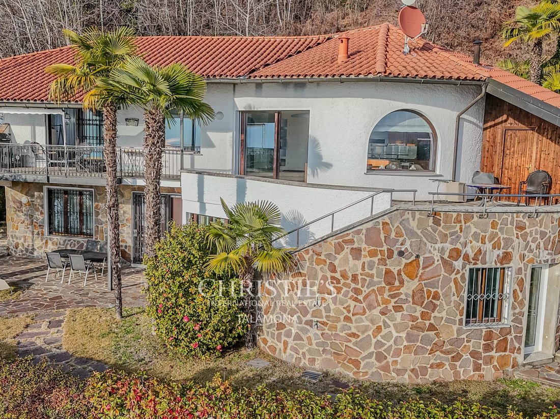 Villa in Luino, Lombardy, Italy 3 - 17295142
