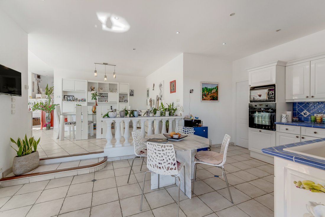 House in Nartelle-Noyer-Bellevue-bd des Sardinaux, Sainte-Maxime, France 3 - 17902514