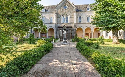Villa in Saint-Symphorien, Pays de la Loire, France 1
