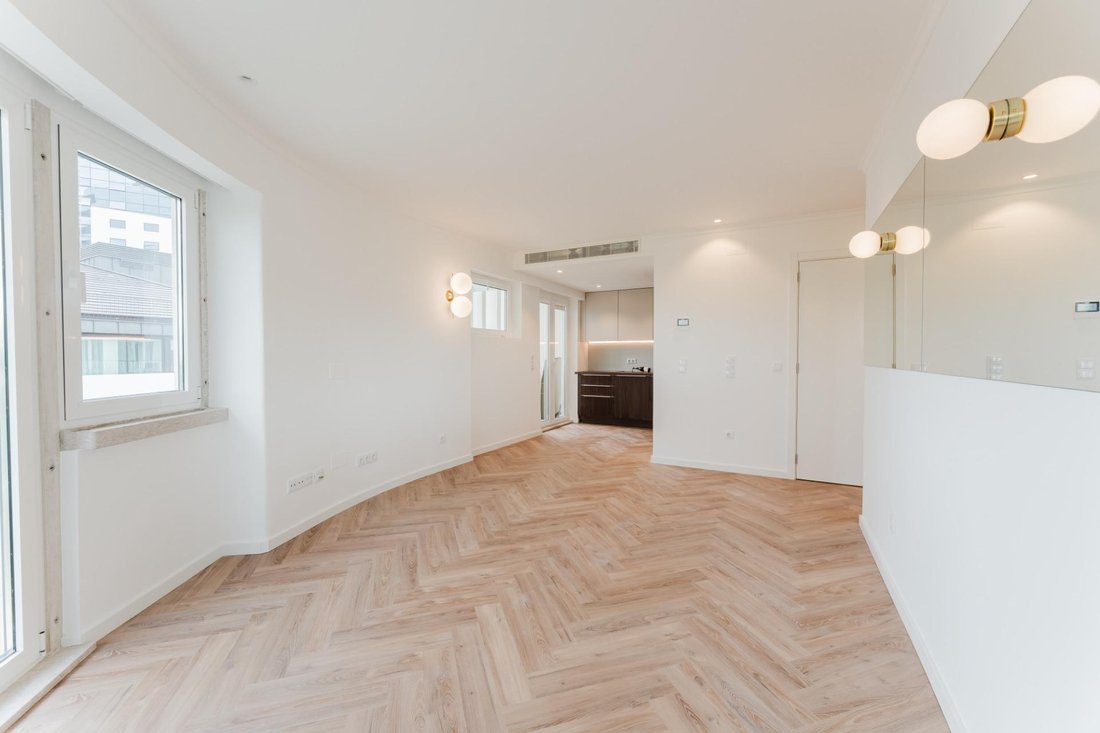 Apartment in Campolide, Lisbon, Portugal 2 - 17902188