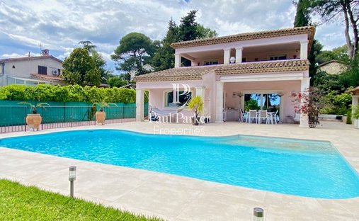 Villa in Maurice Jeanpierre, Le Cannet, France 1