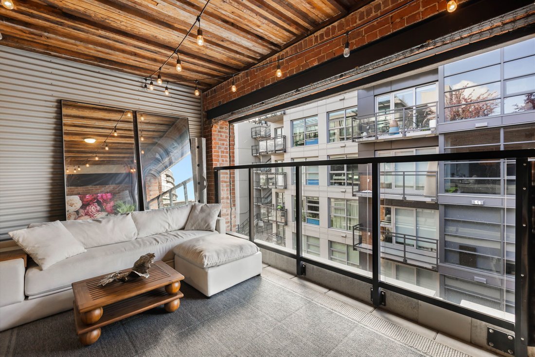 Condo in Vancouver, British Columbia, Canada 3 - 17902858