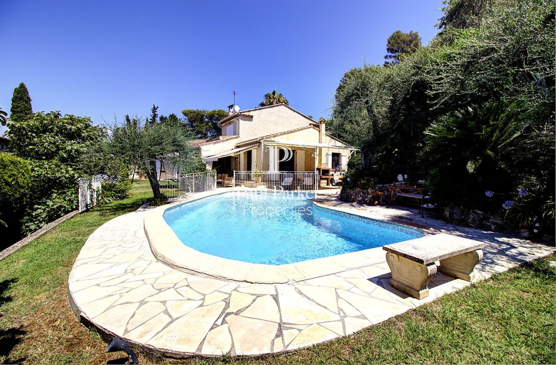 Villa in Mougins, Provence-Alpes-Côte d'Azur, France 1 - 17902501