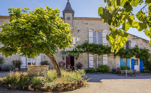 Villa in Zone Rurale Nord, Villeneuve-sur-Lot, France 1