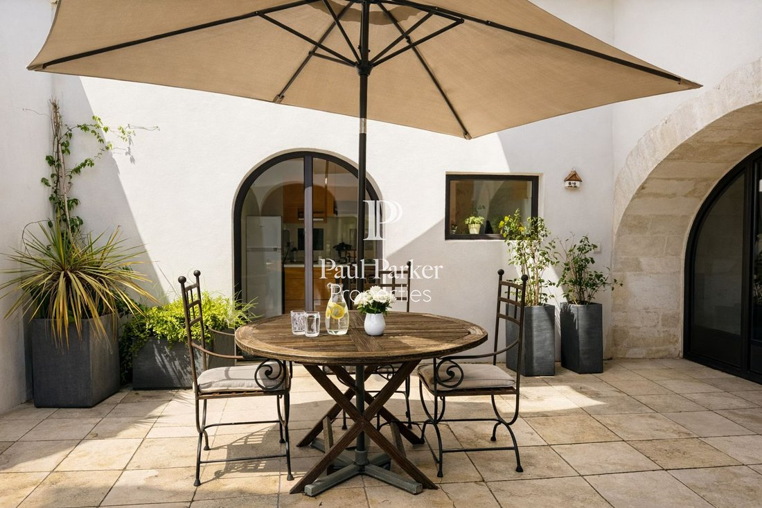 Apartment in Saint-Rémy-de-Provence, Provence-Alpes-Côte d'Azur, France 1 - 17902298