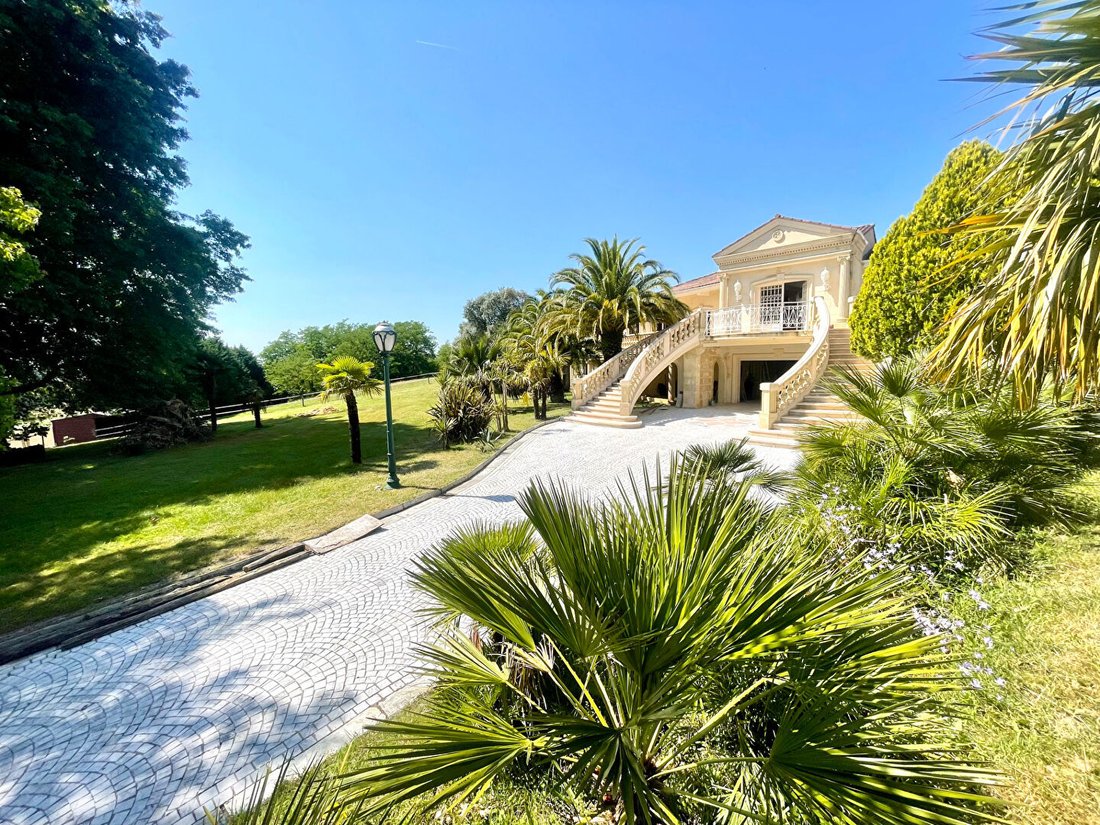 Villa in Yzosse, Nouvelle-Aquitaine, France 1 - 17902372