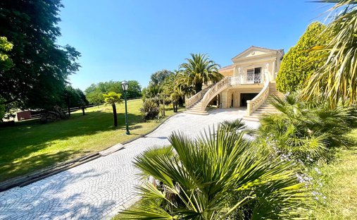 Villa in Yzosse, Nouvelle-Aquitaine, France 1