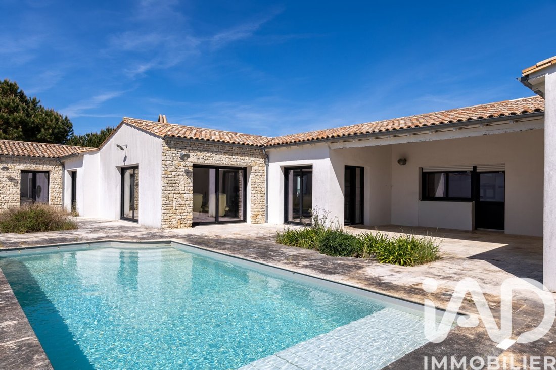 House in Le Bois-Plage-en-Ré, Nouvelle-Aquitaine, France 1 - 17658156