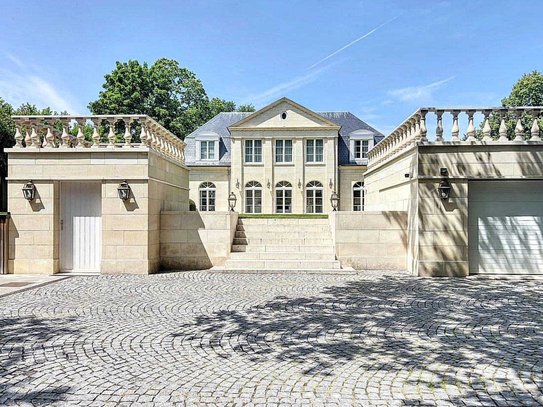 Villa in Uccle, Brussels, Belgium 1 - 17902593