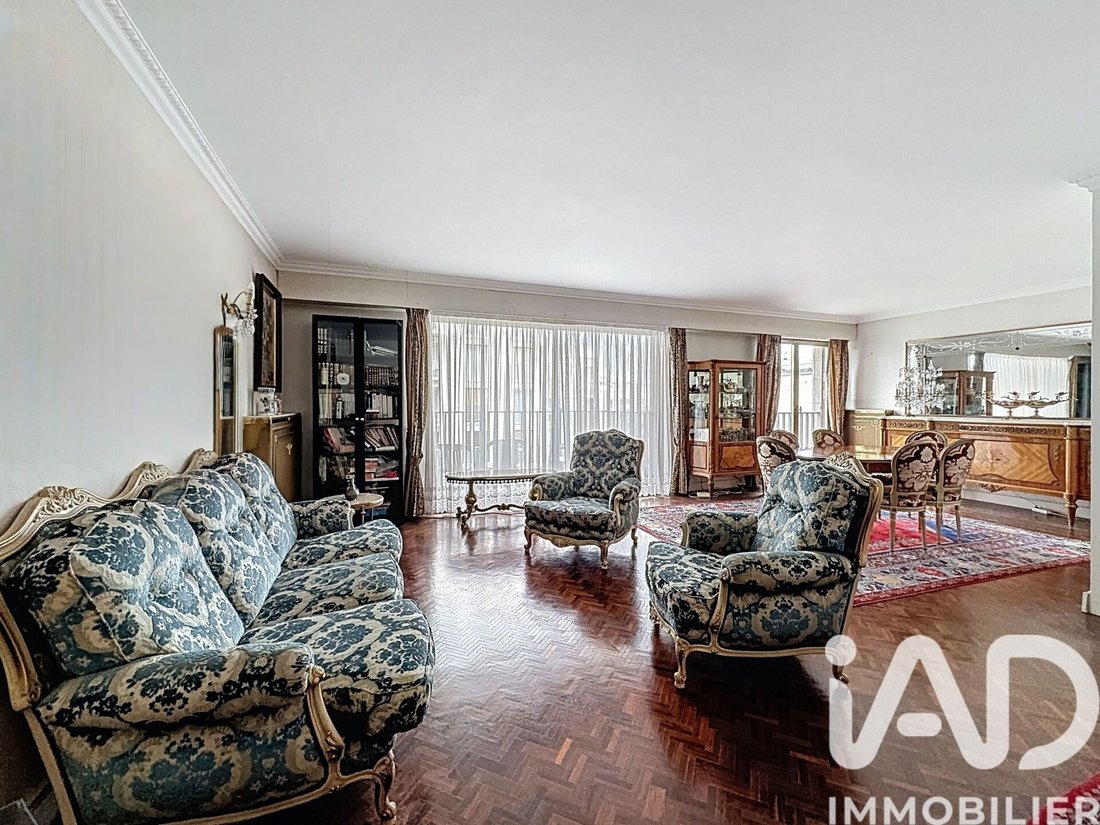 Apartment in Montreuil, Versailles, France 1 - 17903545