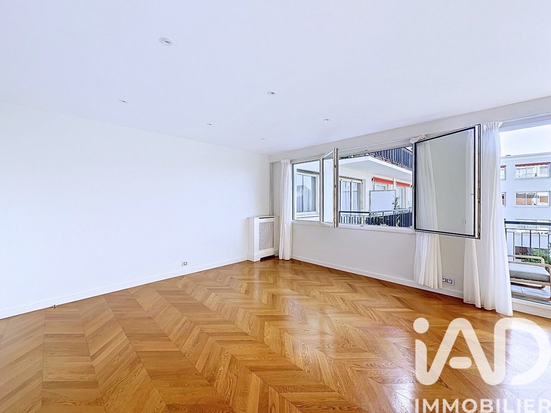 Apartment in Plateau Ouest, Suresnes, France 4 - 17545831