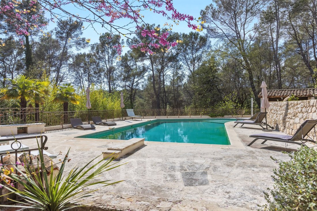 House in Nord, Roquefort-les-Pins, France 2 - 17902604