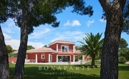 Villa in Exterieurs, Frejus, France 1