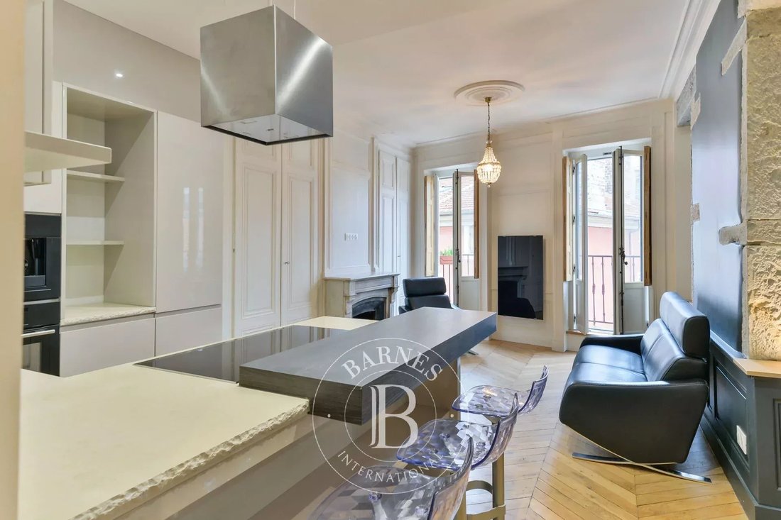 Apartment in Cordeliers-Célestins-Bourse, Lyon 2e Arrondissement, Lyon 4 - 17902201