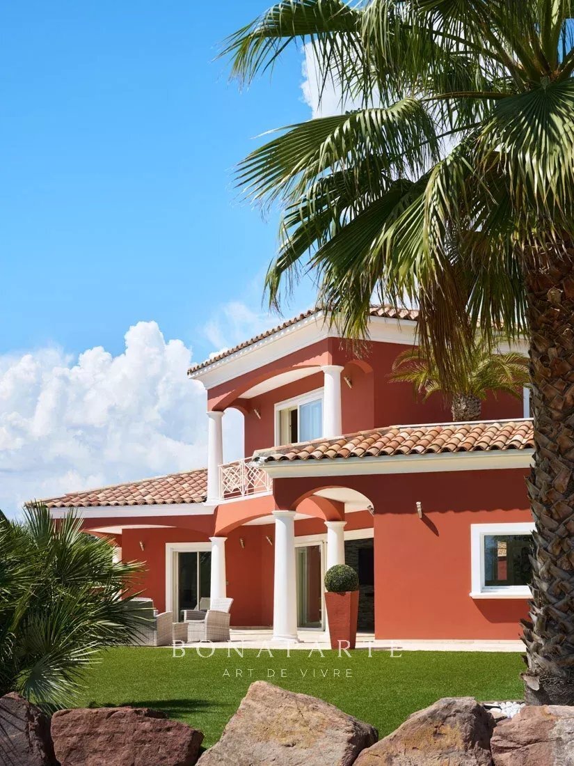 Villa in Exterieurs, Frejus, France 2 - 17357998