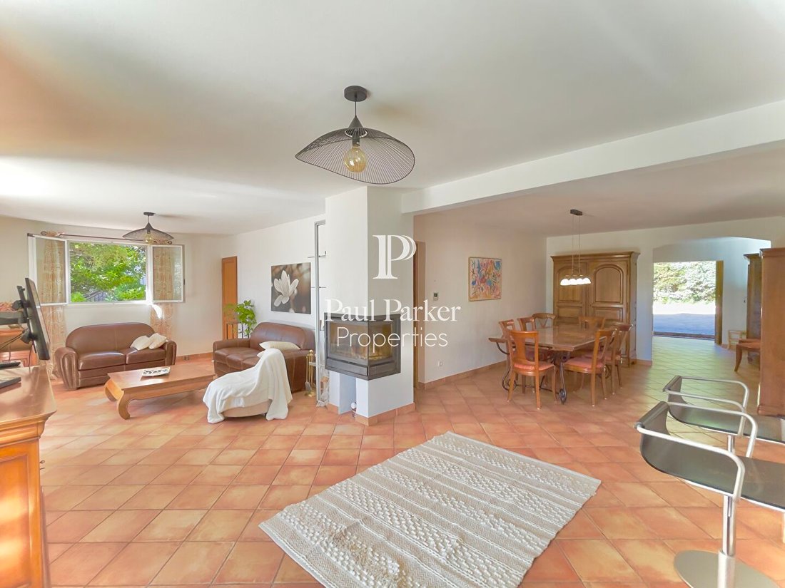 Villa in Mazenod-Bellevue-Saint Donat-Banon, Aix-en-Provence, France 4 - 17902520