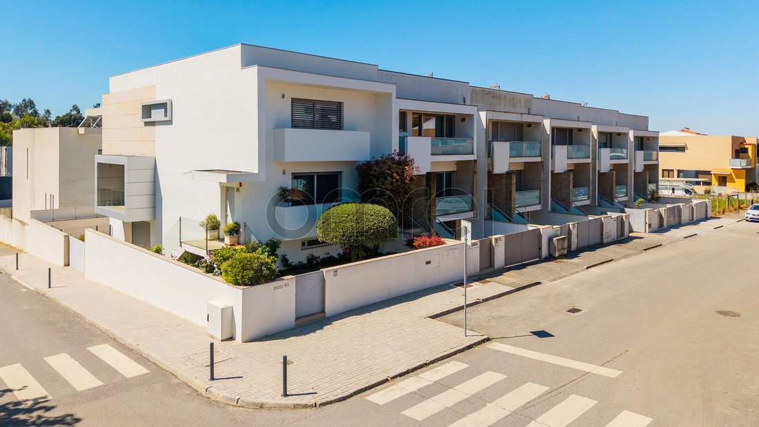 Villa in Nogueira, Fraiao e Lamacaes, Braga, Portugal 2 - 17903509