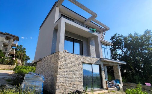 Villa in Tivat, Tivat Municipality, Montenegro 1