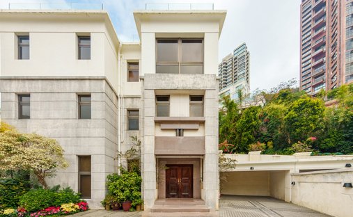 Apartment in Deep Water Bay, Hong Kong 1