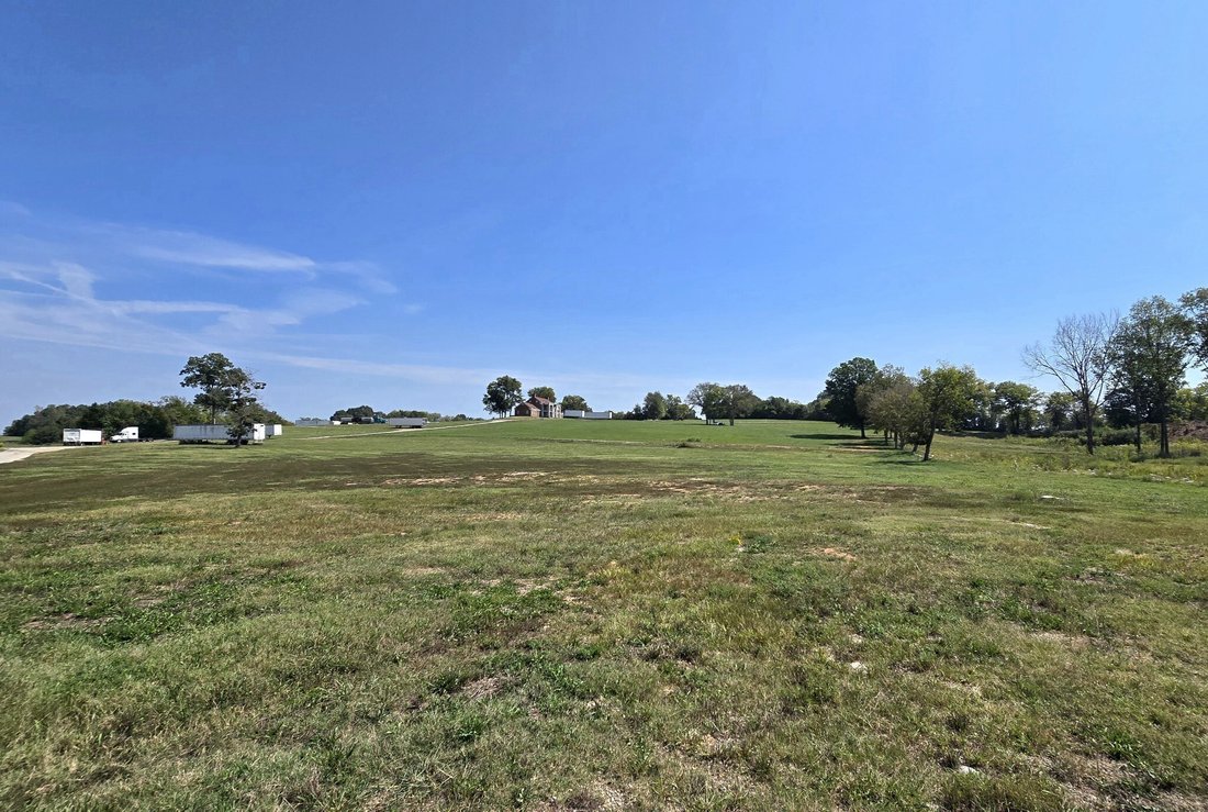 Land in Columbia, Tennessee, United States 4 - 17903053