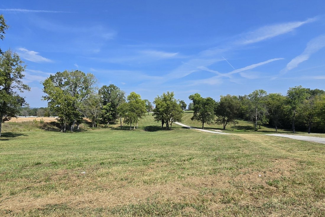 Land in Columbia, Tennessee, United States 3 - 17903053