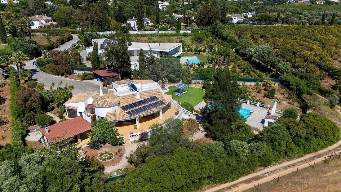 Villa in Mexilhoeira Grande, Algarve, Portugal 3 - 17903424