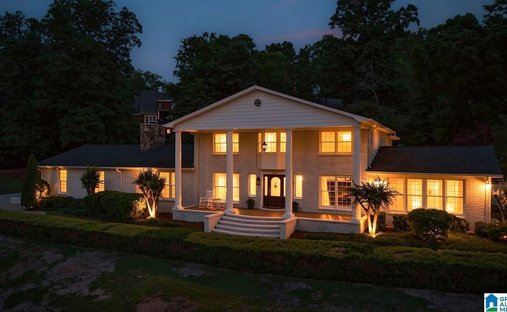 House in Mountain Brook, Alabama, United States 1