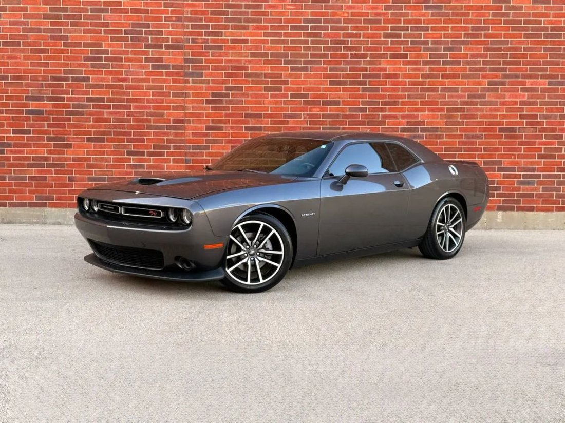 Coupe in Crystal Lake, IL, United States 4 - 17903301