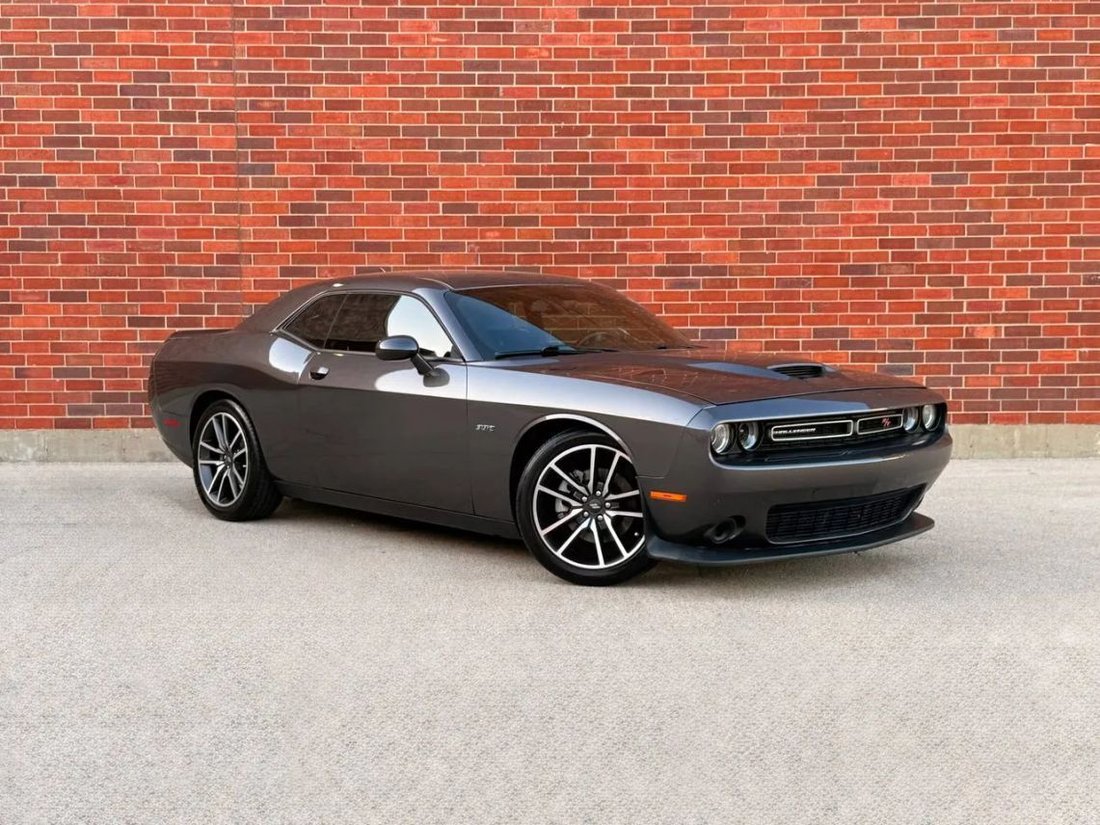 Coupe in Crystal Lake, IL, United States 2 - 17903301