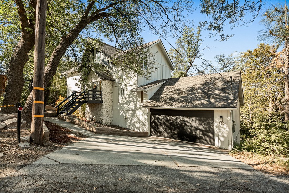 Lake Arrowhead, California, United States 1 - 17903527