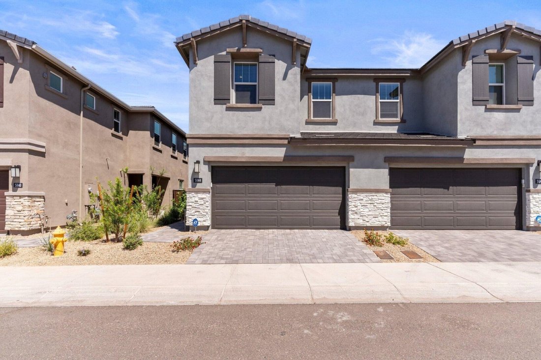 Phoenix, Arizona, United States 1 - 17903851