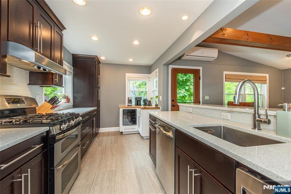 House in Wayne, New Jersey, United States 3 - 17903020