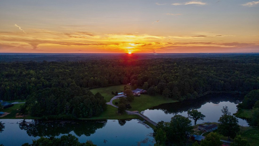 House in Elberton, Georgia, United States 3 - 17903648