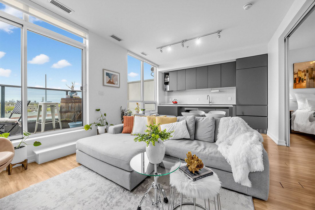 Condo in Toronto, Ontario, Canada 4 - 17903674