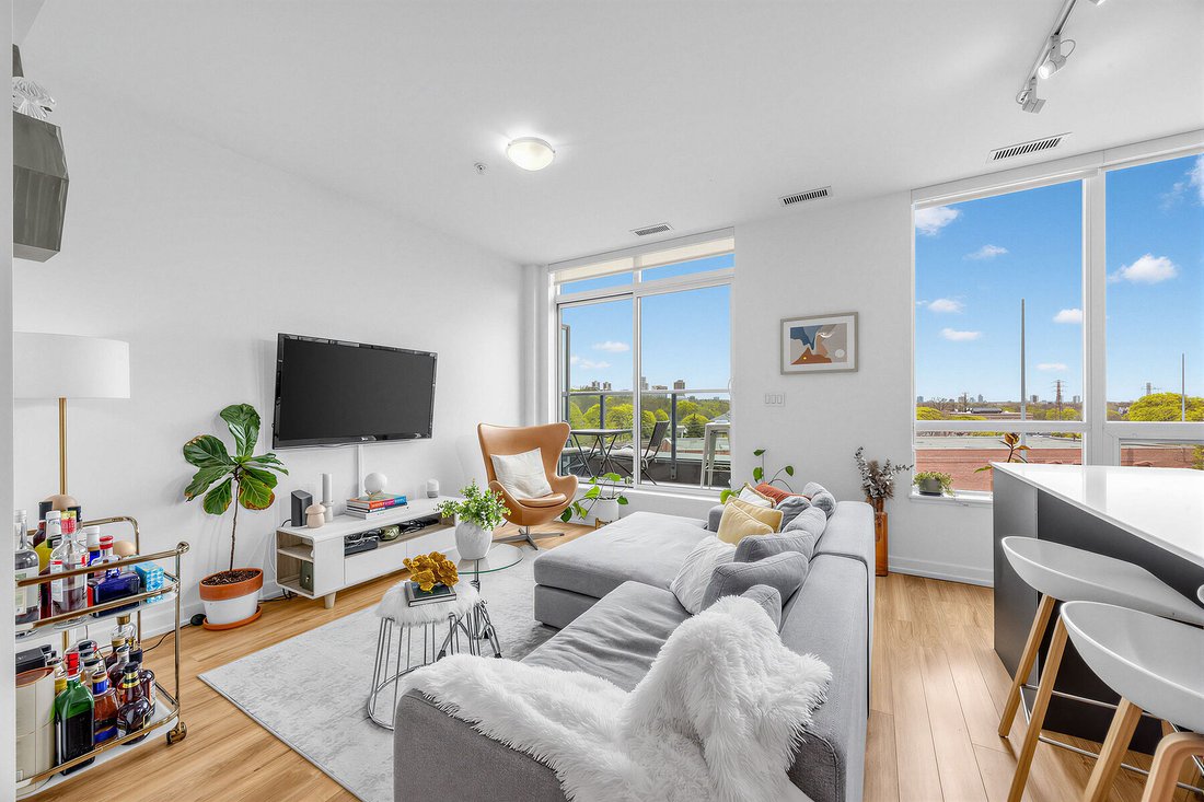 Condo in Toronto, Ontario, Canada 3 - 17903674
