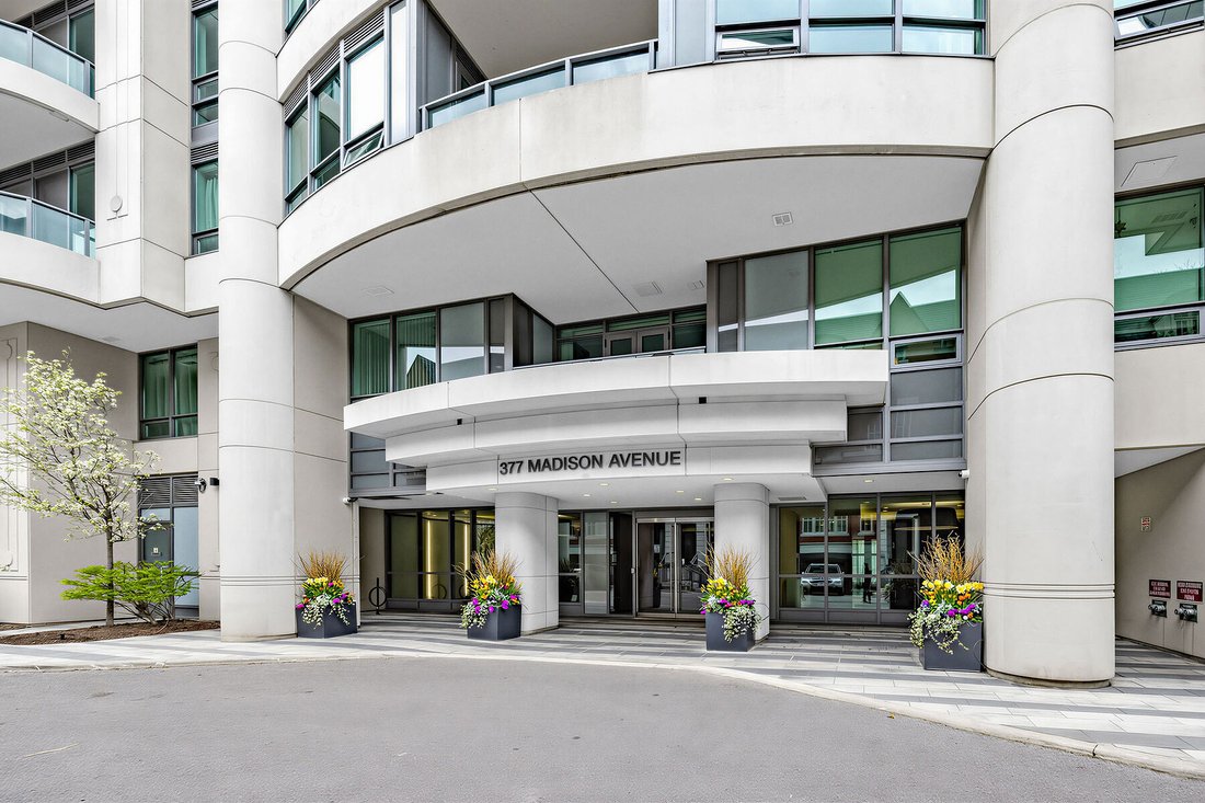 Condo in Toronto, Ontario, Canada 1 - 17903674