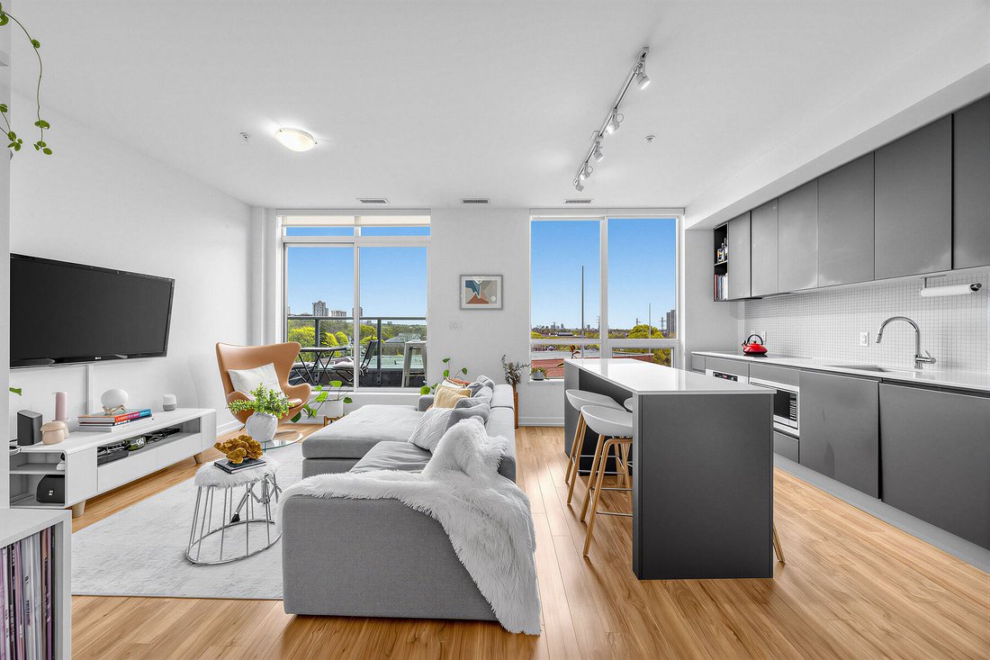 Condo in Toronto, Ontario, Canada 2 - 17903674