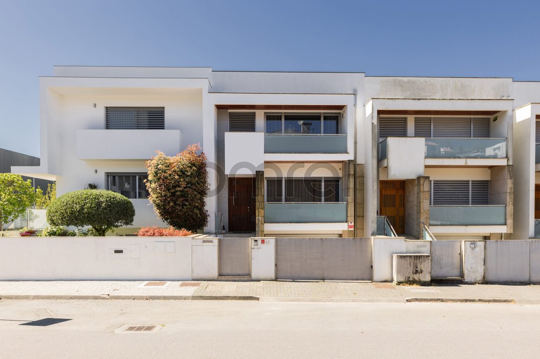 Villa in Nogueira, Fraiao e Lamacaes, Braga, Portugal 3 - 17903509
