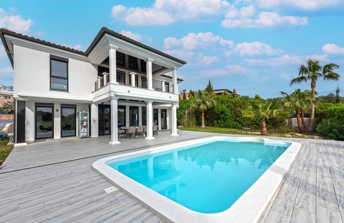 Villa in Rotes Velles, Calvia, Balearic Islands 1 - 17904810