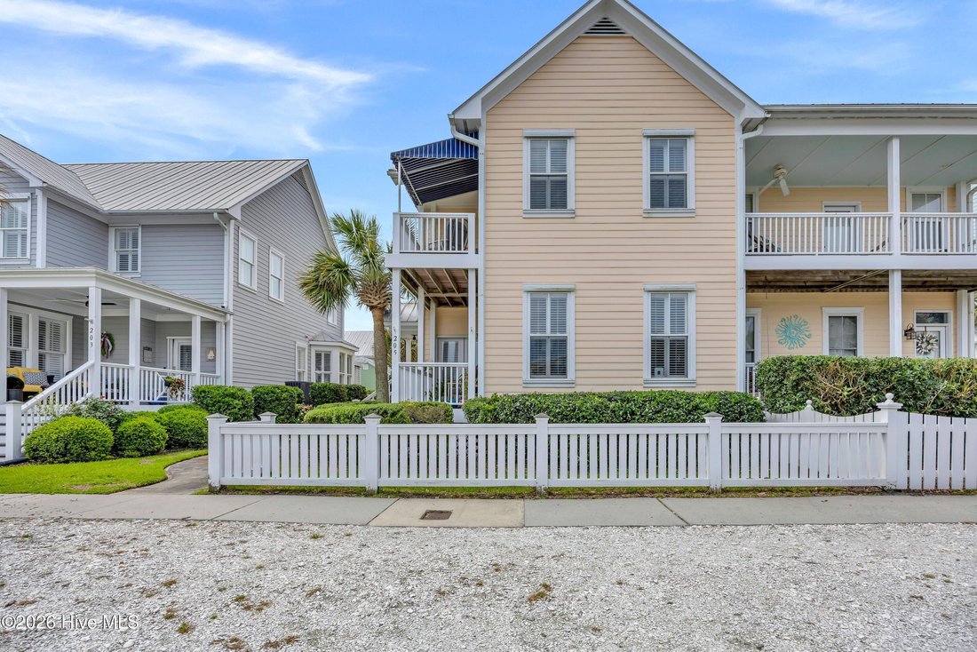 Townhouse in Carolina Beach, North Carolina, United States 3 - 17904895