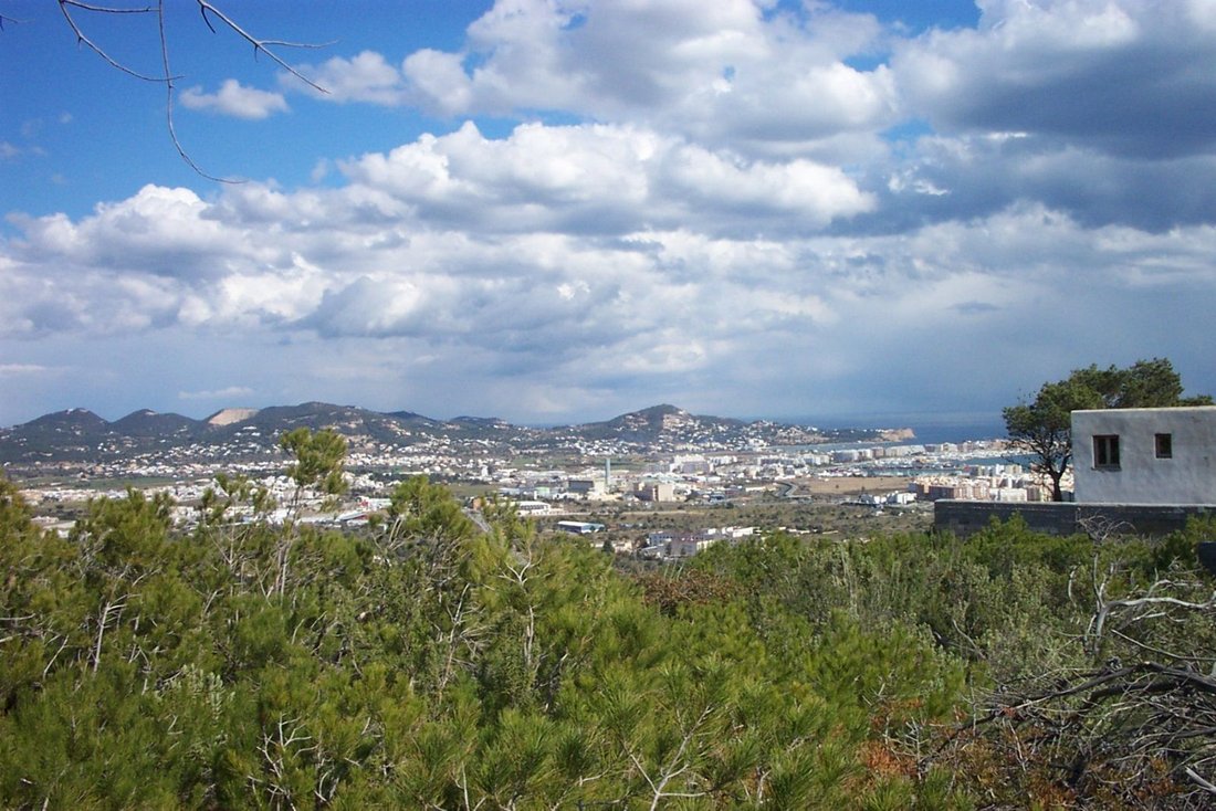 Land in Santa Eularia des Riu, Balearic Islands, Spain 2 - 17904366