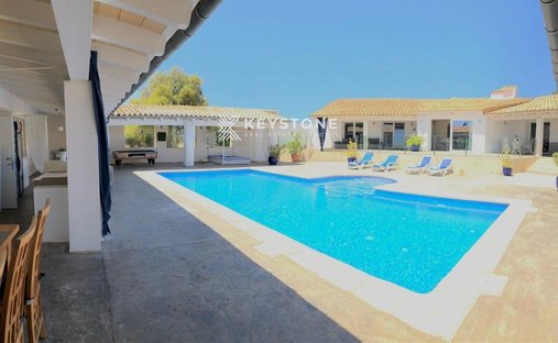 Finca in Llucmajor, Balearic Islands, Spain 1