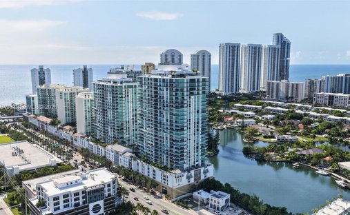 Condo in Sunny Isles Beach, Florida, United States 1