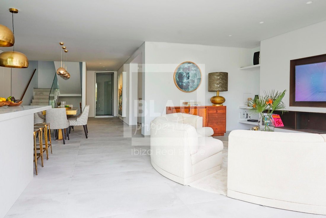 Villa in Cala Llonga, Ibiza, Santa Eularia des Riu, Balearic Islands 4 - 17904638