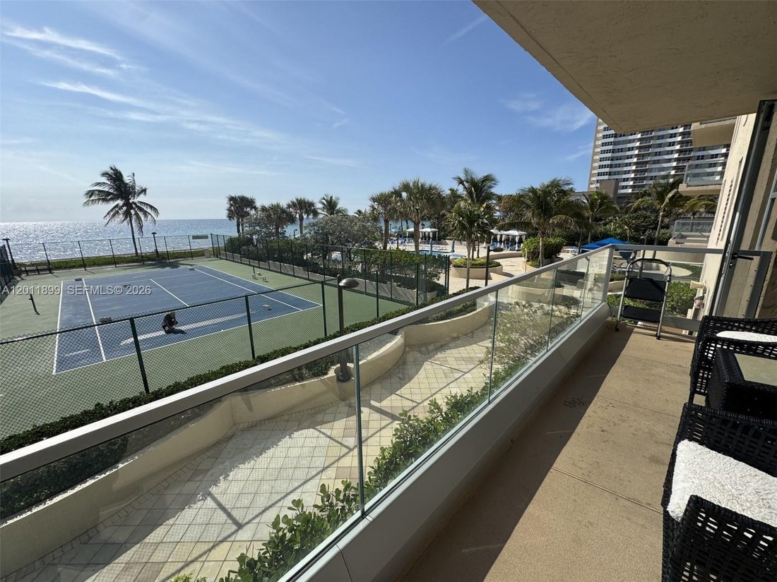 Appartement à Hallandale Beach, Floride, États-Unis 2 - 17832952