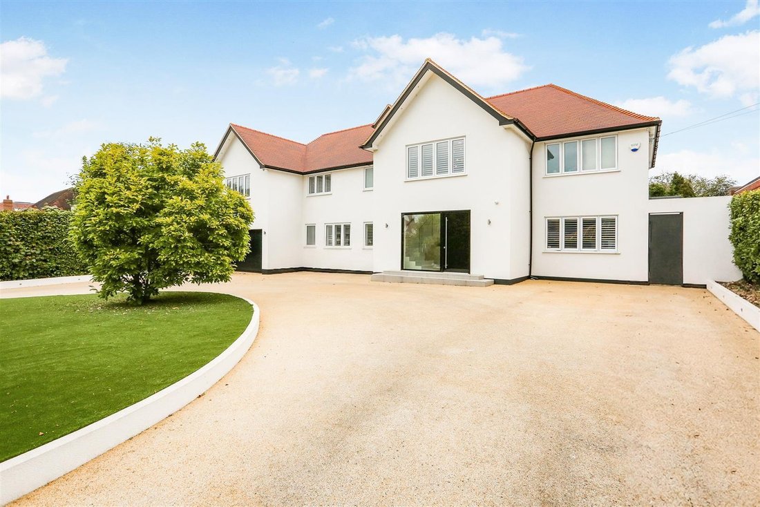 House in Cheam, London Borough of Sutton, England 1 - 17904443