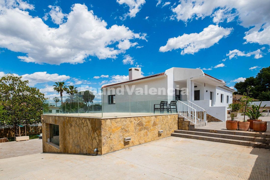 Villa in Paterna, Valencian Community, Spain 5 - 17904183