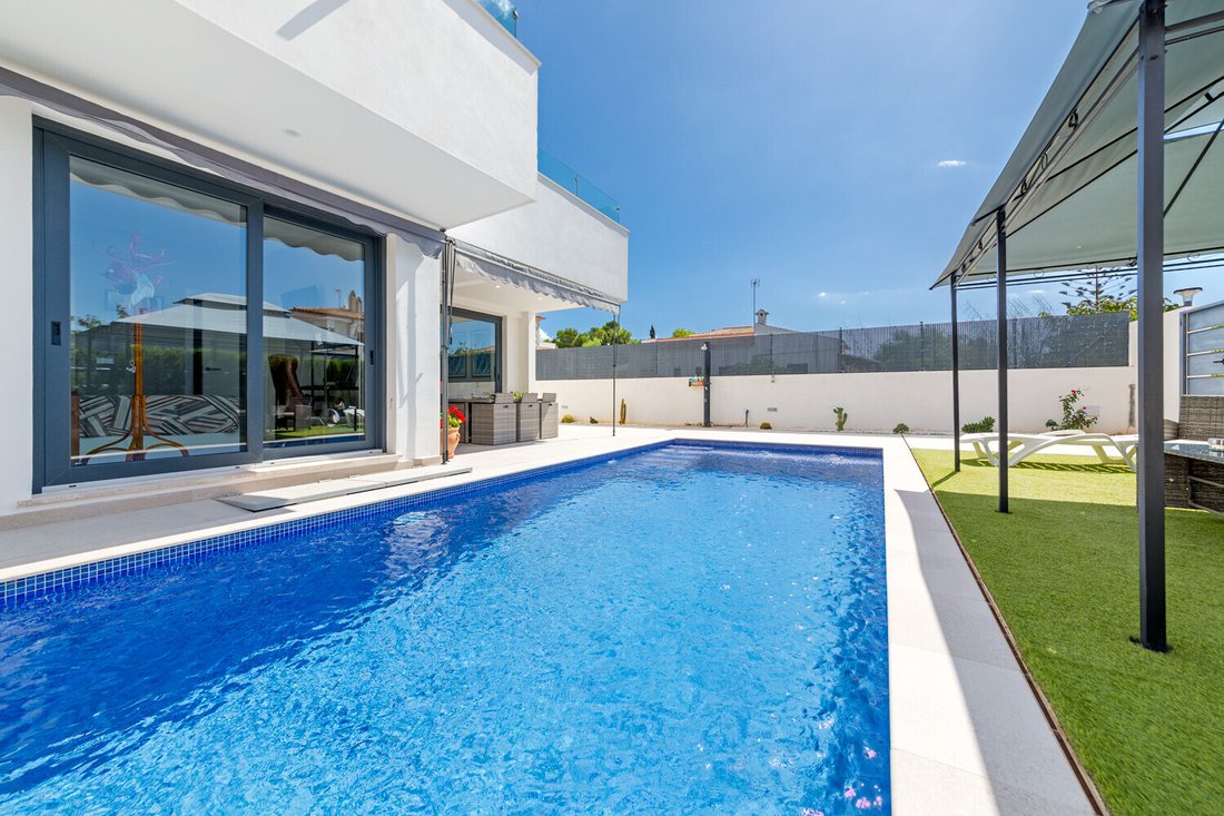 Chalet in Llucmajor, Balearic Islands, Spain 2 - 17905674