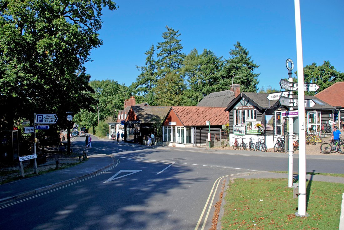 House in Burley, England 2 - 17904517